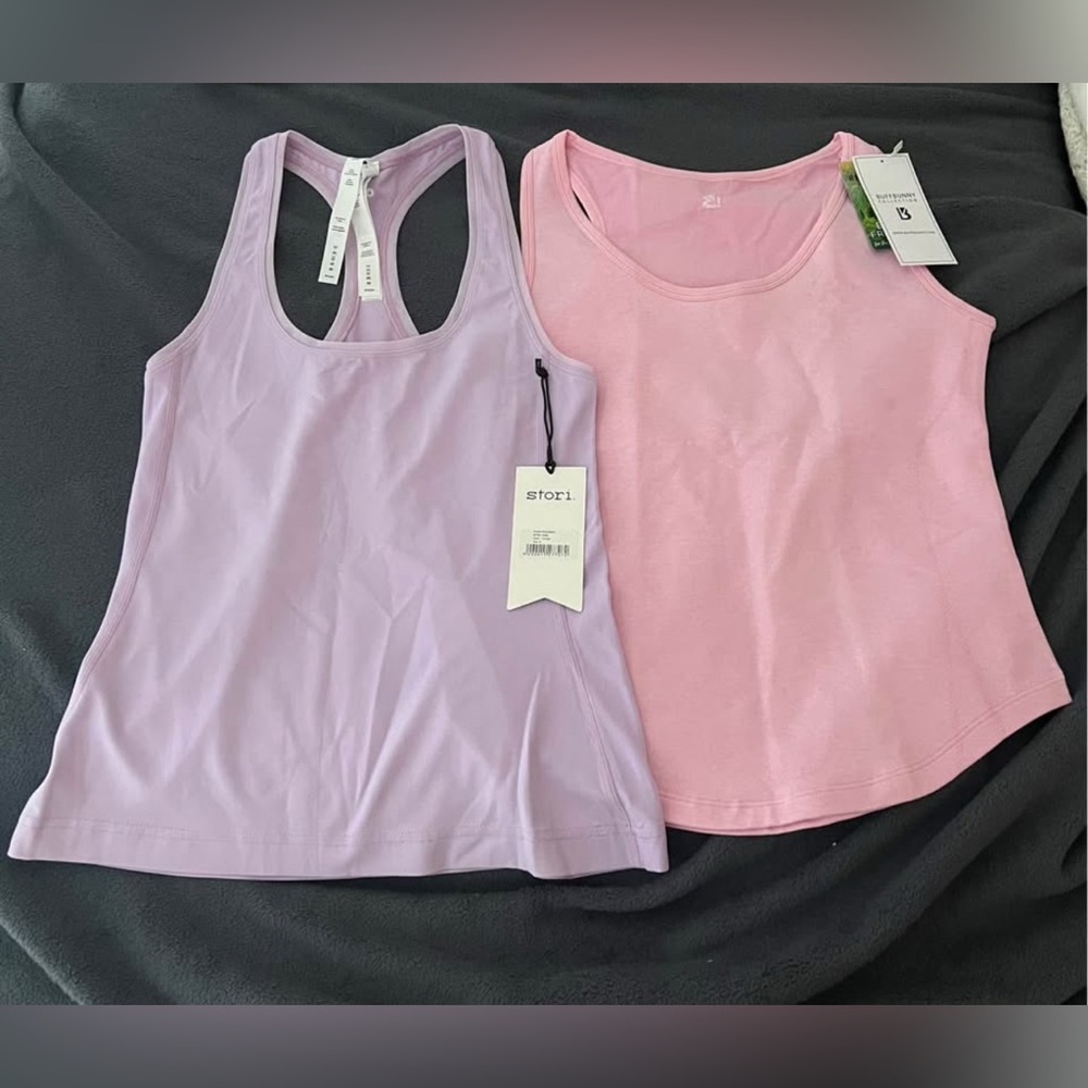 Women’s workout tanks